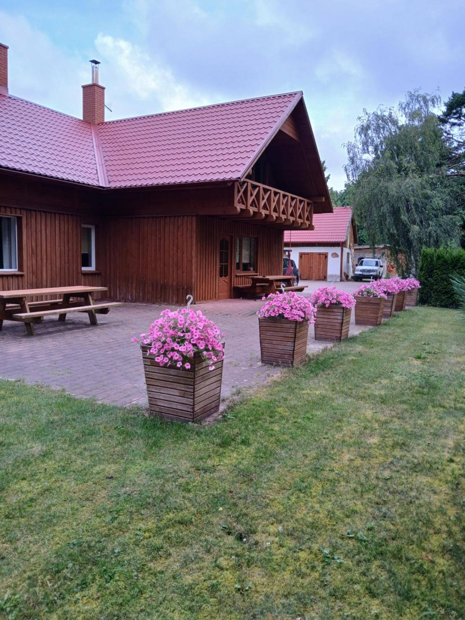Guest House Vilcini Bernāti Exteriér fotografie